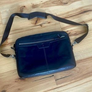 Danielle Unisex satchel with padded pocket for laptop/IPad or tablet.